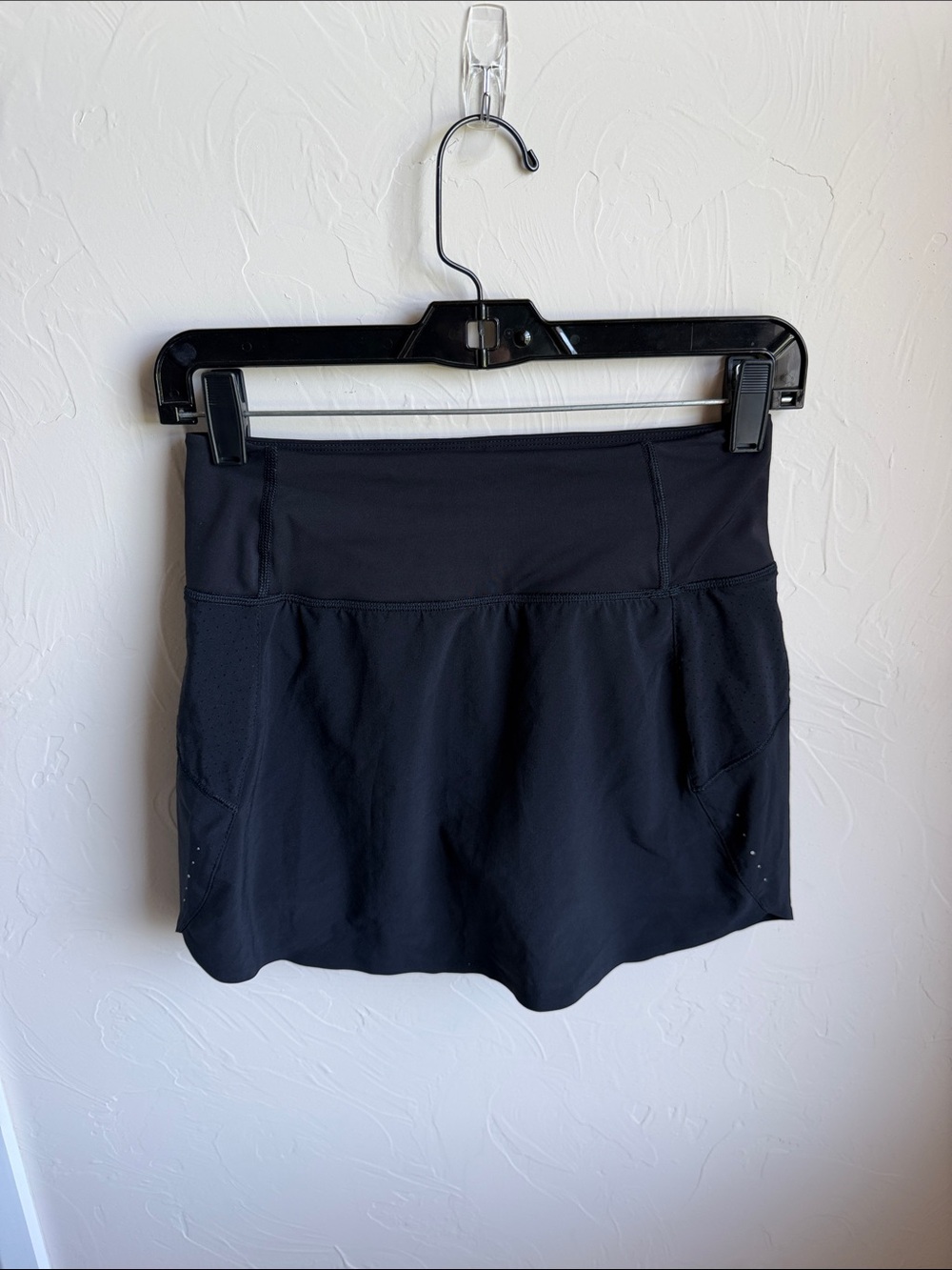 Athleta Black Run With It 14” Skort - XXS